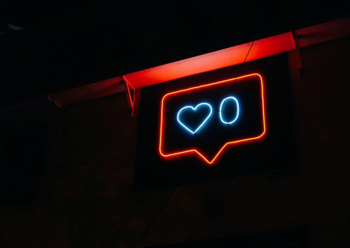 Big red light sign 0 likes on social media